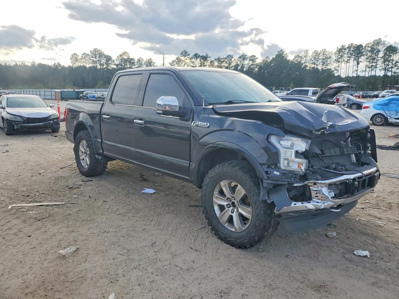 2015 Ford F150 Supercrew - Image 4