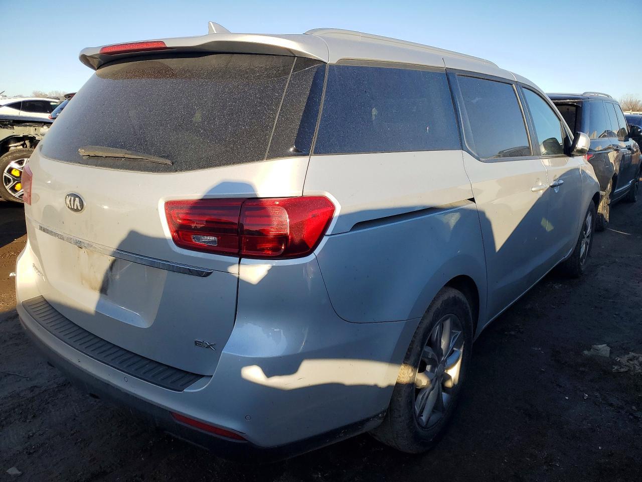2019 Kia Sedona - Image 3