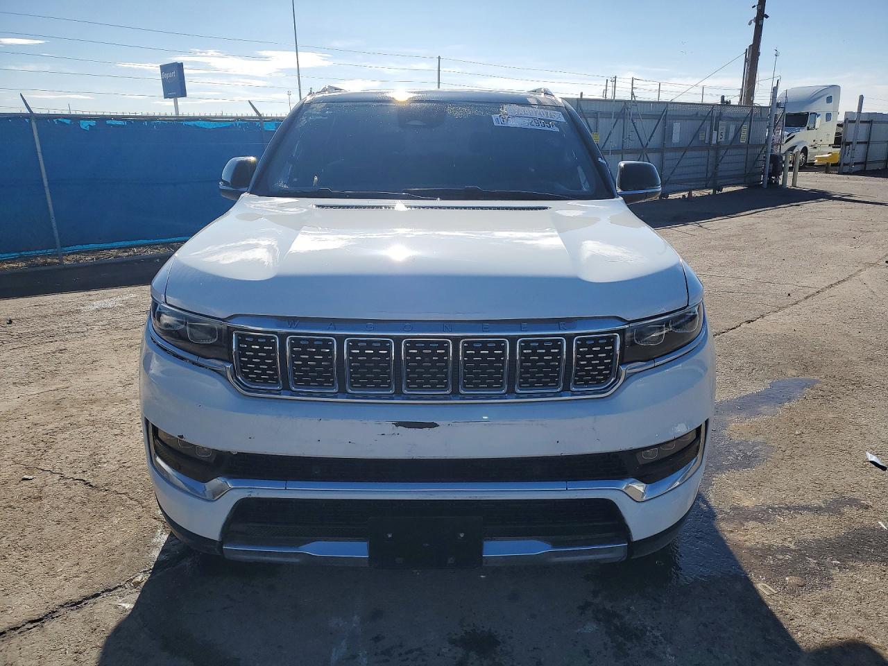 2023 Jeep Grand Wagoneer Series Ii - Image 5