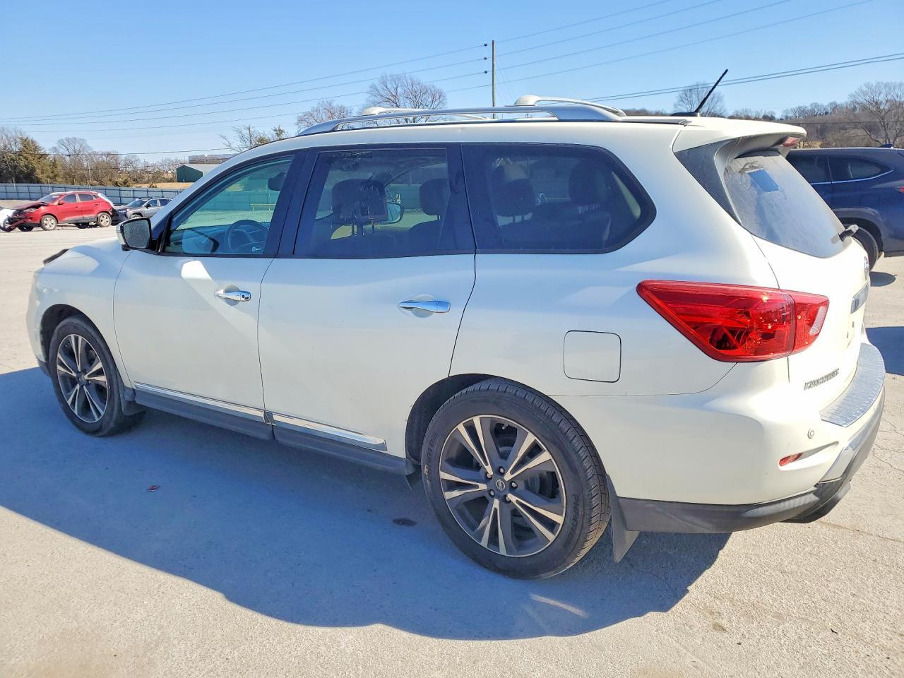 2017 Nissan Pathfinder S - Image 2