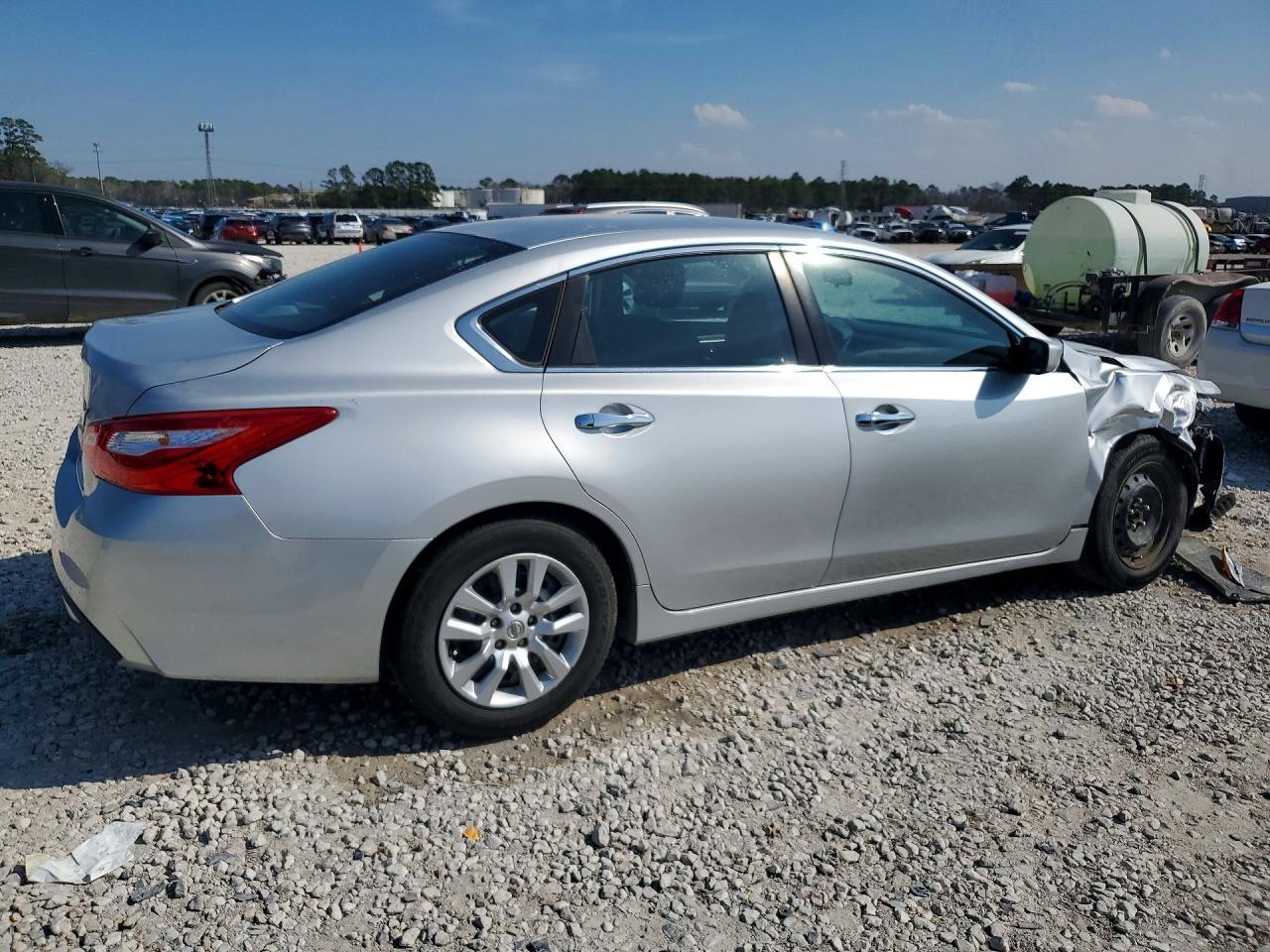 2016 Nissan Altima 2.5 S - Фото 3