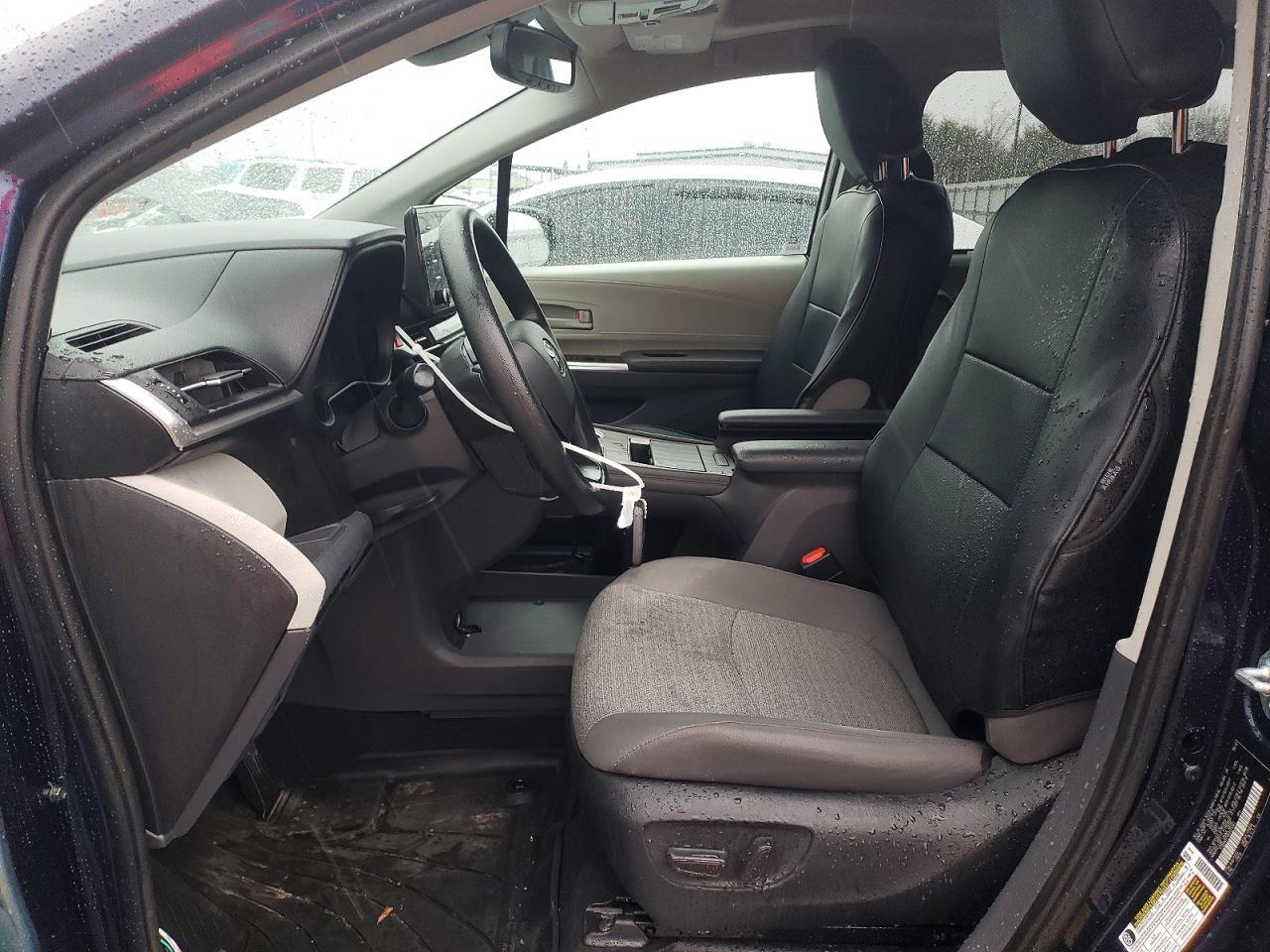 2022 Toyota Sienna Le - Фото 7