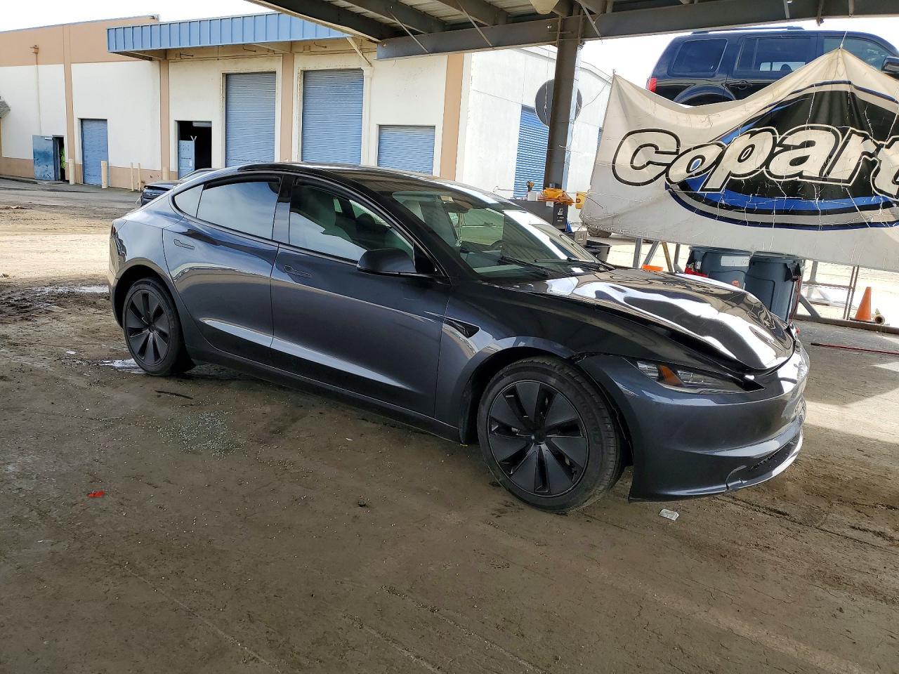 2024 Tesla Model 3 - Image 4