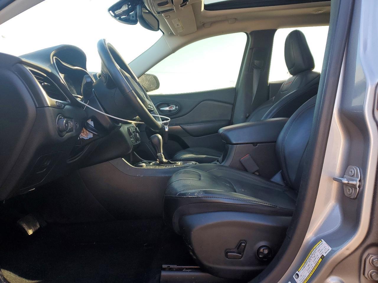 2019 Jeep Cherokee Trailhawk - Image 7