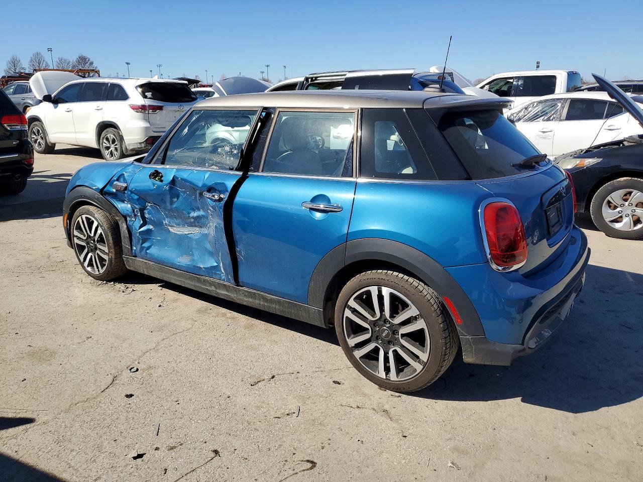 2022 Mini Cooper S - Фото 2
