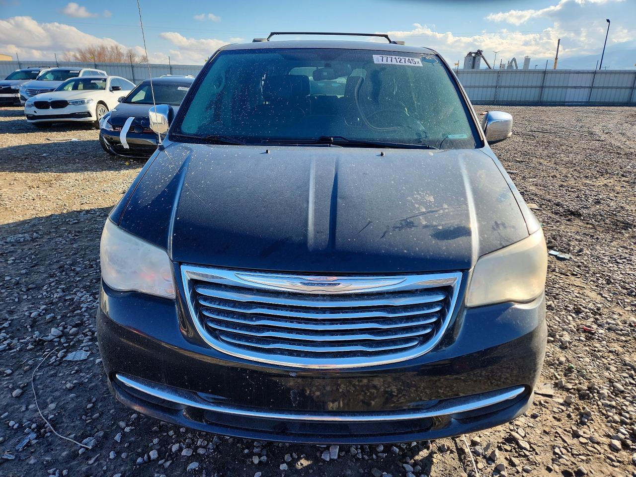 2012 Chrysler Town & Country Touring L - Image 5