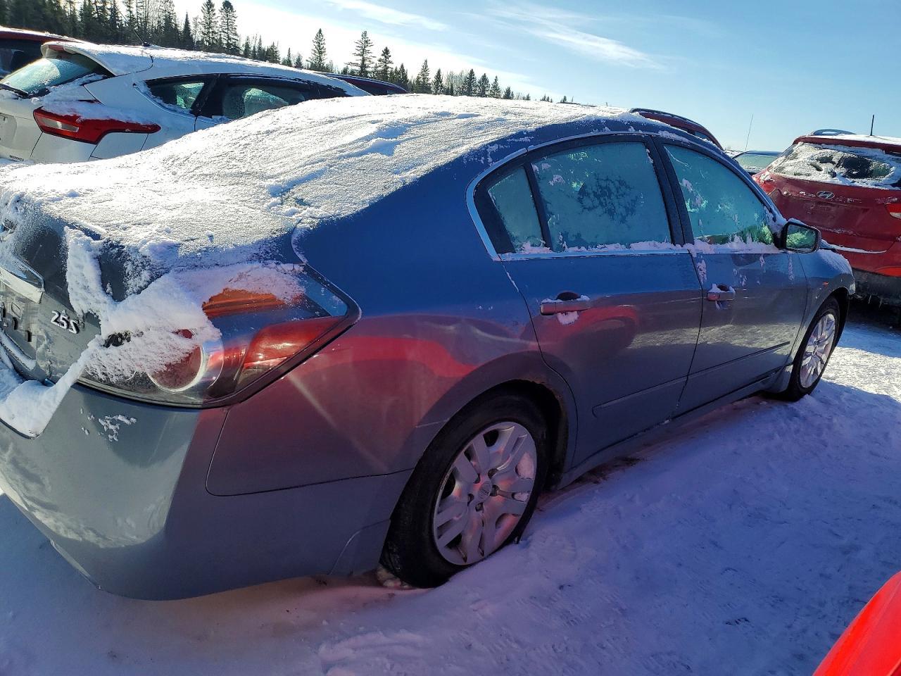 2010 Niss Altima Base - Image 3