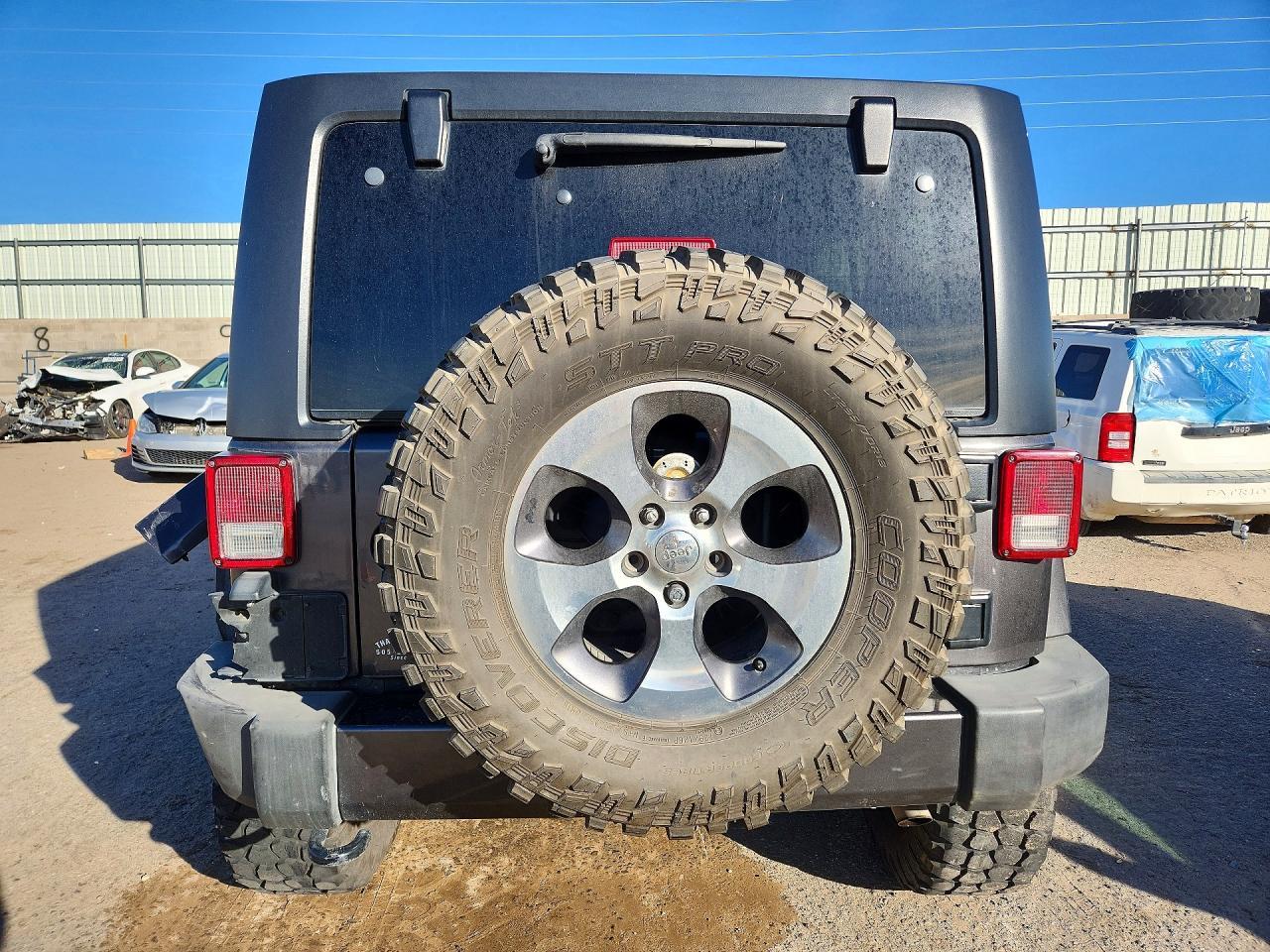 2016 Jeep Wrangler - Image 6