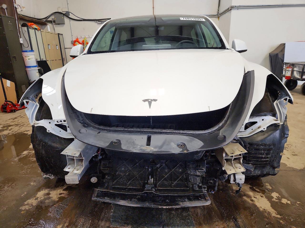 2023 Tesla Model Y - Image 5
