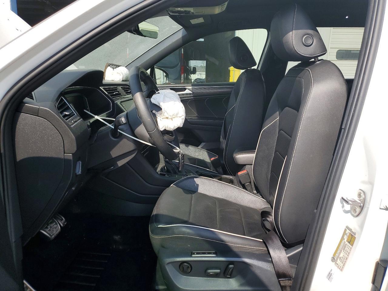 2022 Volkswagen Tiguan Sel R-Line - Image 7