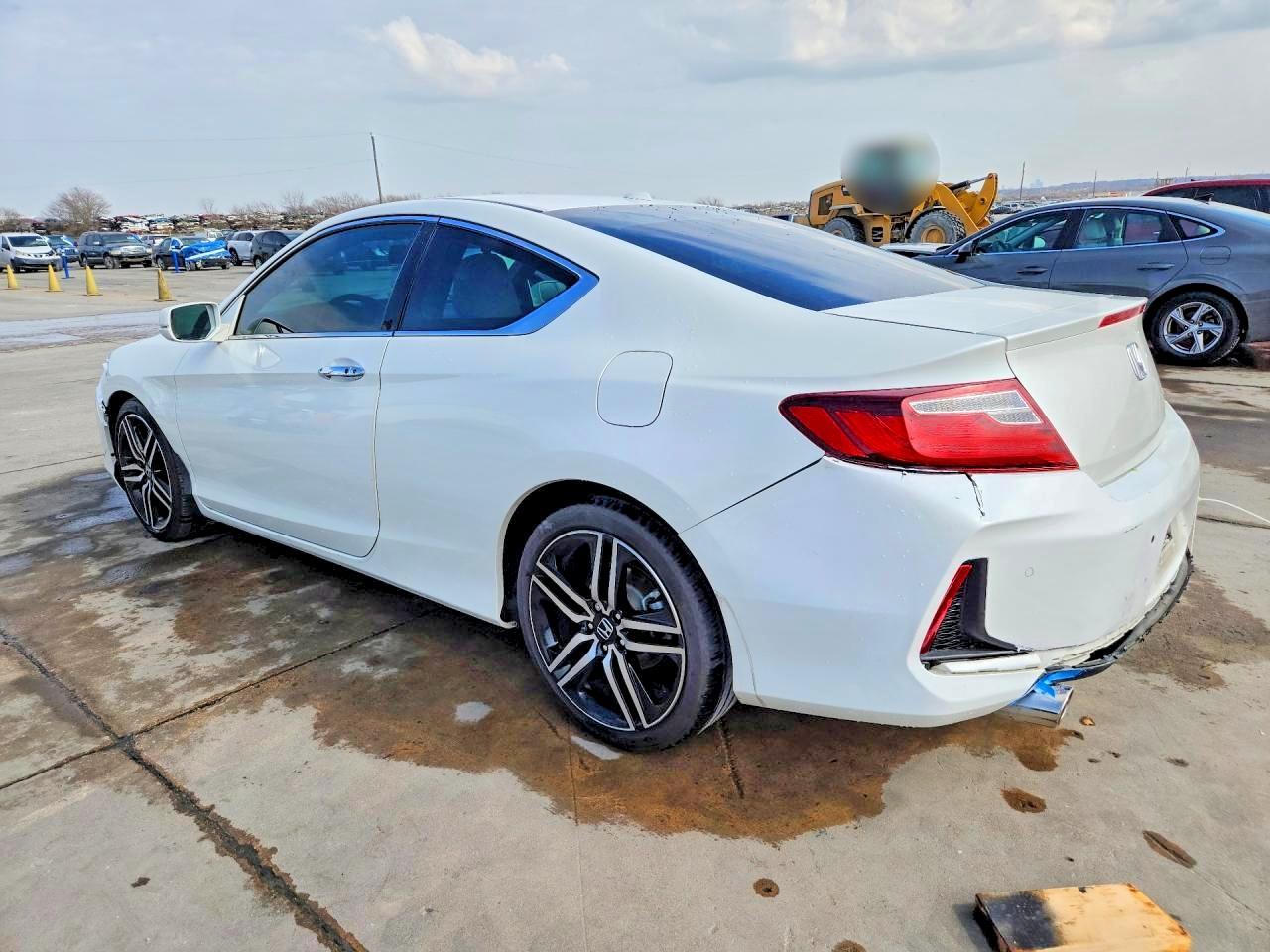 2017 Honda Accord Touring - Image 2