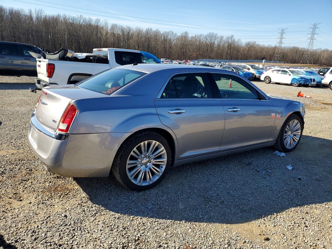 2011 Chrysler 300 Limited - Фото 3