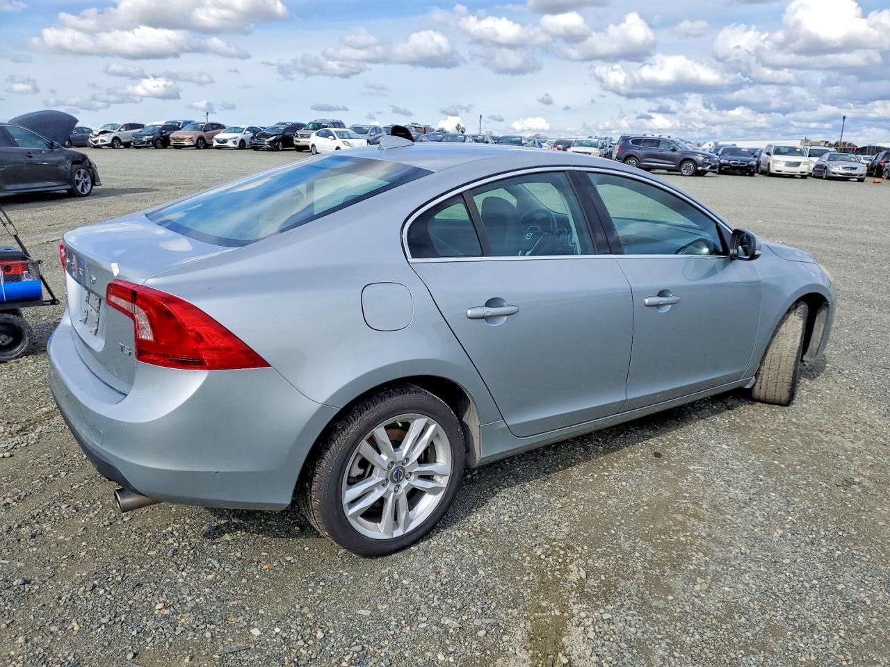 2013 Volvo S60 T5 - Image 3