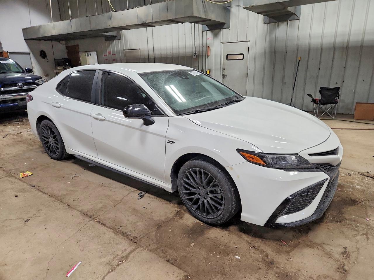 2024 Toyota Camry Se - Фото 4