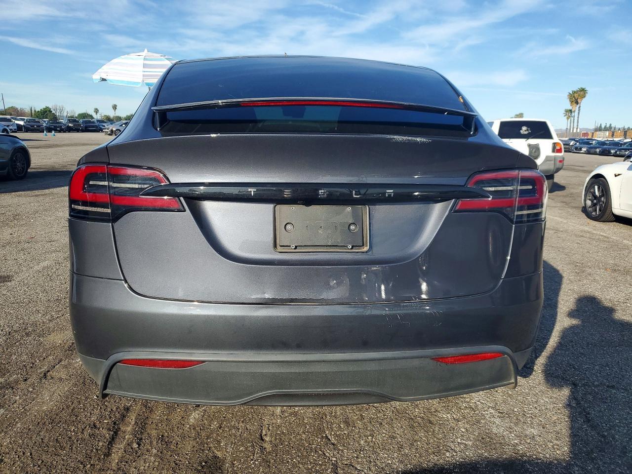 2023 Tesla Model X - Фото 6