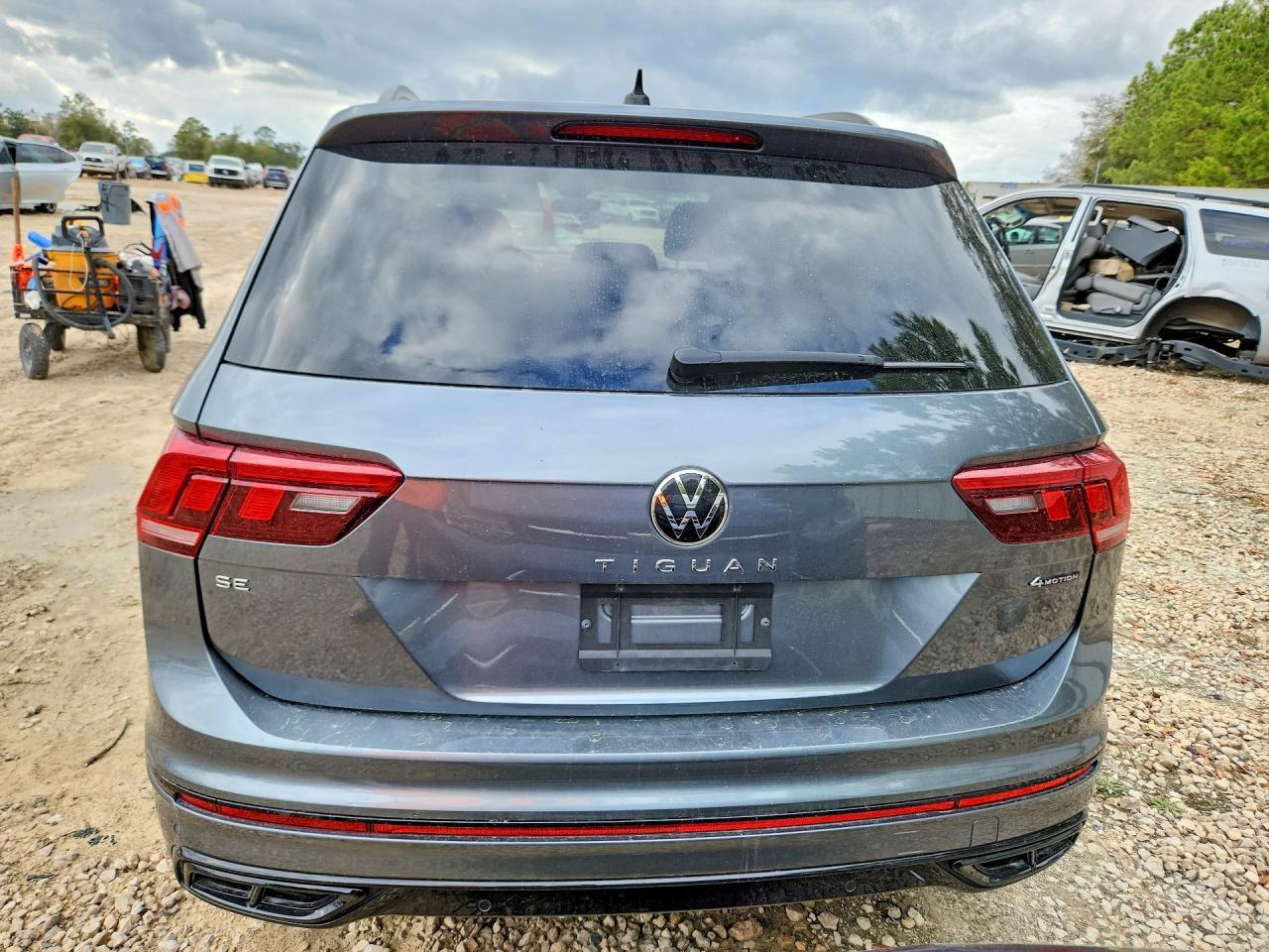 2023 Volkswagen Tiguan Se R-Line Black - Image 6