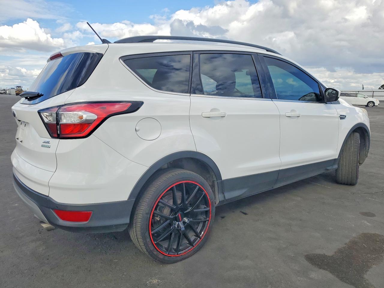 2018 Ford Escape Sel - Фото 3