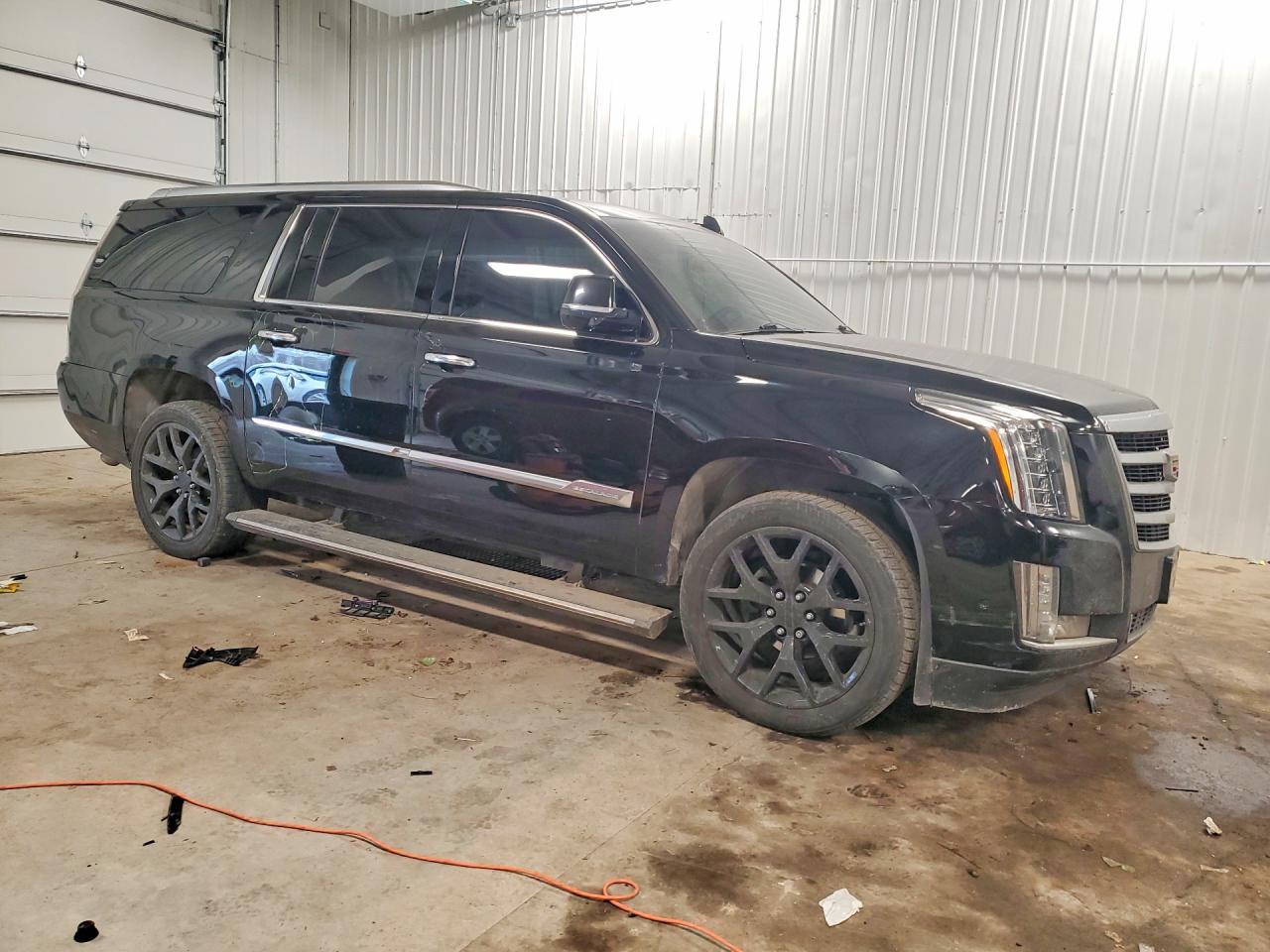 2017 Cadillac Escalade Esv Premium Luxury - Image 4