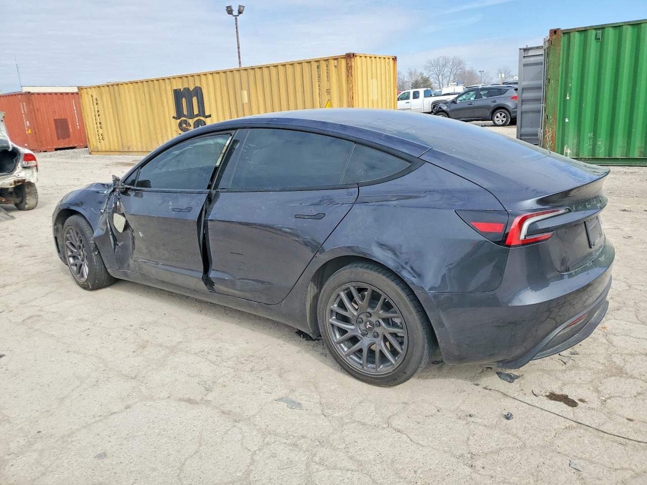 2024 Tesla Model 3 - Фото 2