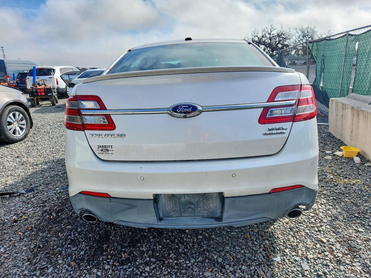 2015 Ford Taurus Sel - Image 6