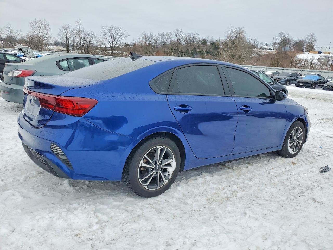 2022 Kia Forte Fe - Image 3