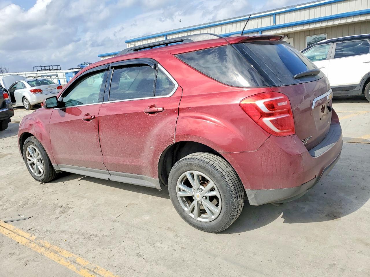 2017 Chevrolet Equinox Lt - Image 2