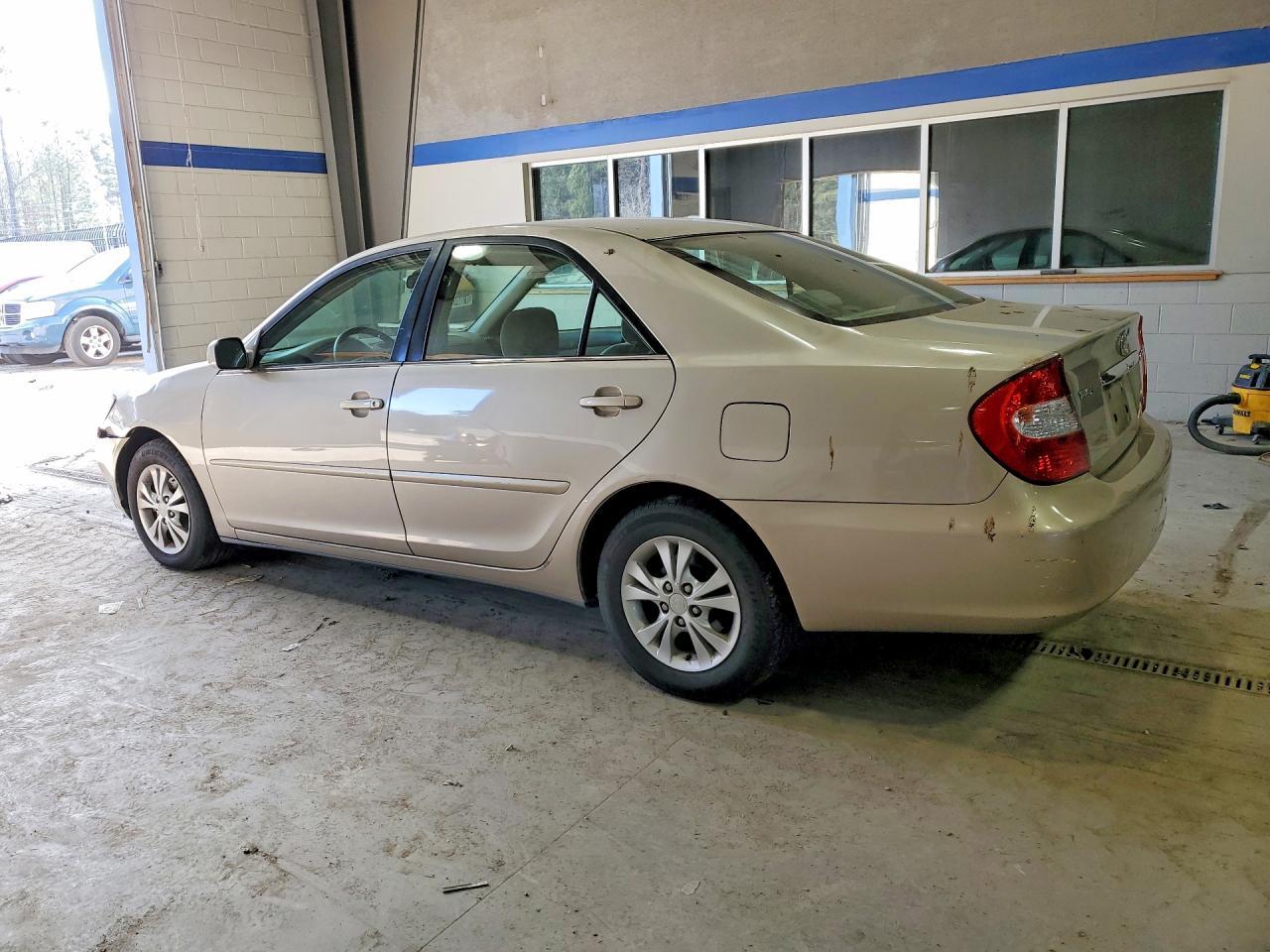 2004 Toyota Camry Le - Фото 2