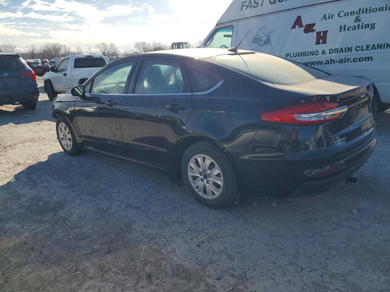 2019 Ford Fusion S - Image 2