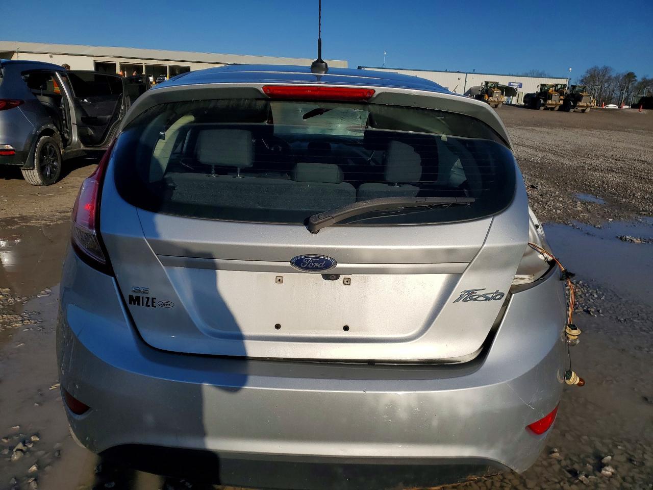 2019 Ford Fiesta Se - Image 6