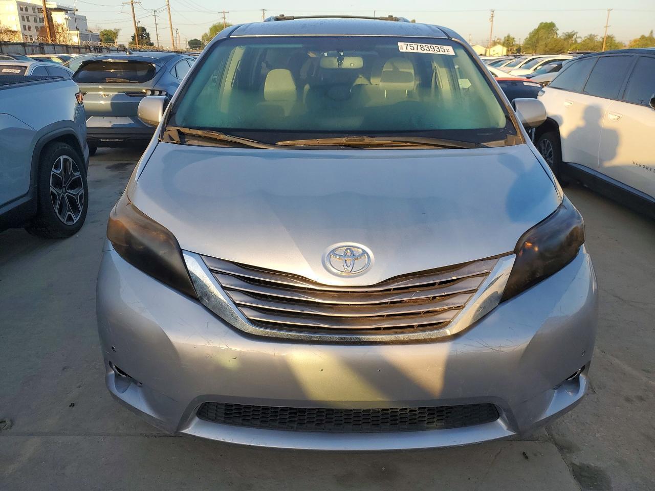 2017 Toyota Sienna Le - Фото 5