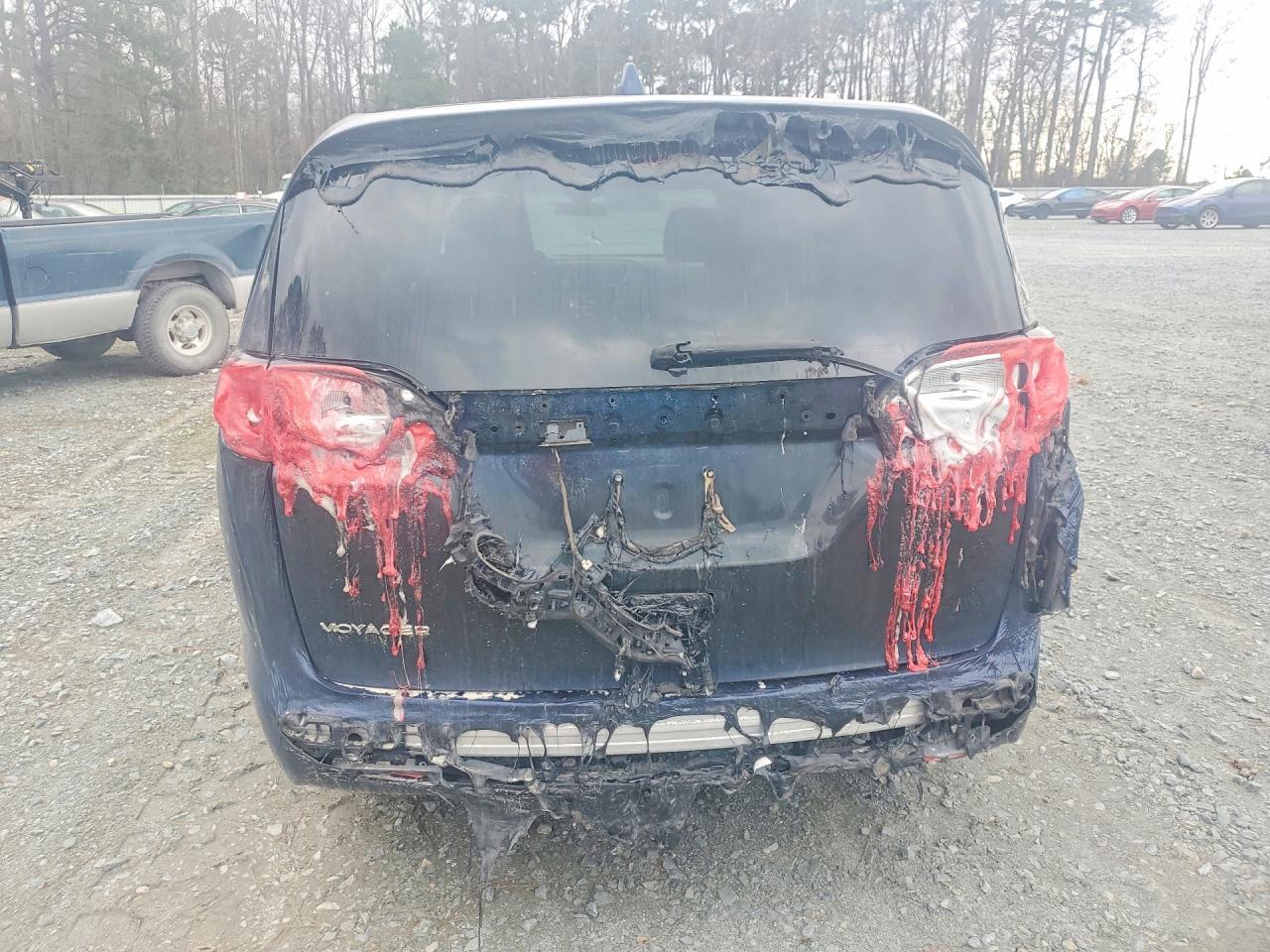 2020 Chrysler Voyager Lx - Image 6