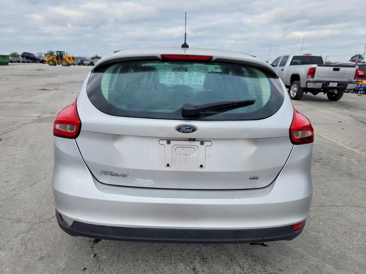 2017 Ford Focus Se - Image 6