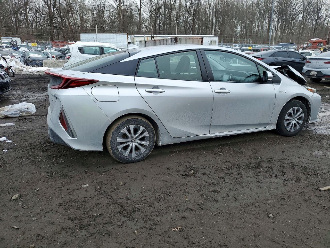 2022 Toyota Prius Prime Le - Фото 3