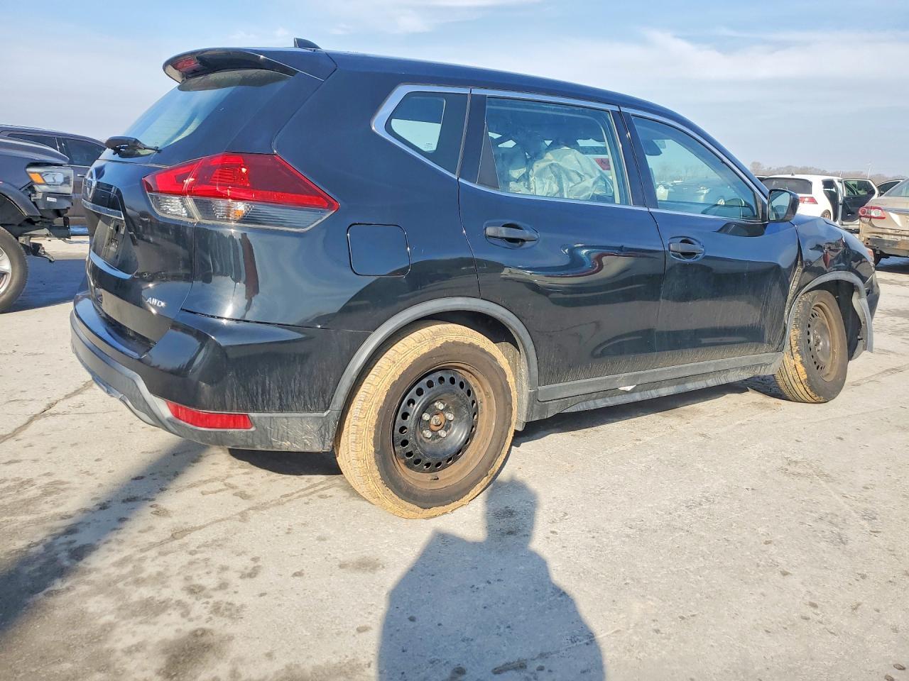 2019 Niss Rogue S - Image 3