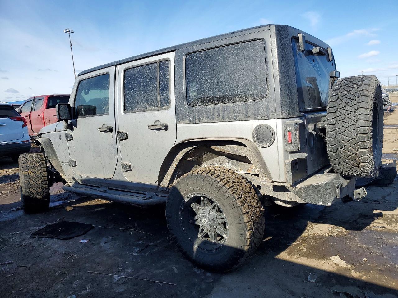 2016 Jeep Wrangler Unlimited Sahara - Фото 2
