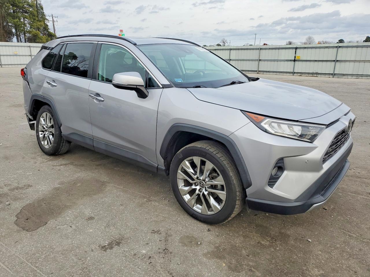 2021 Toyota Rav4 Limited - Фото 4