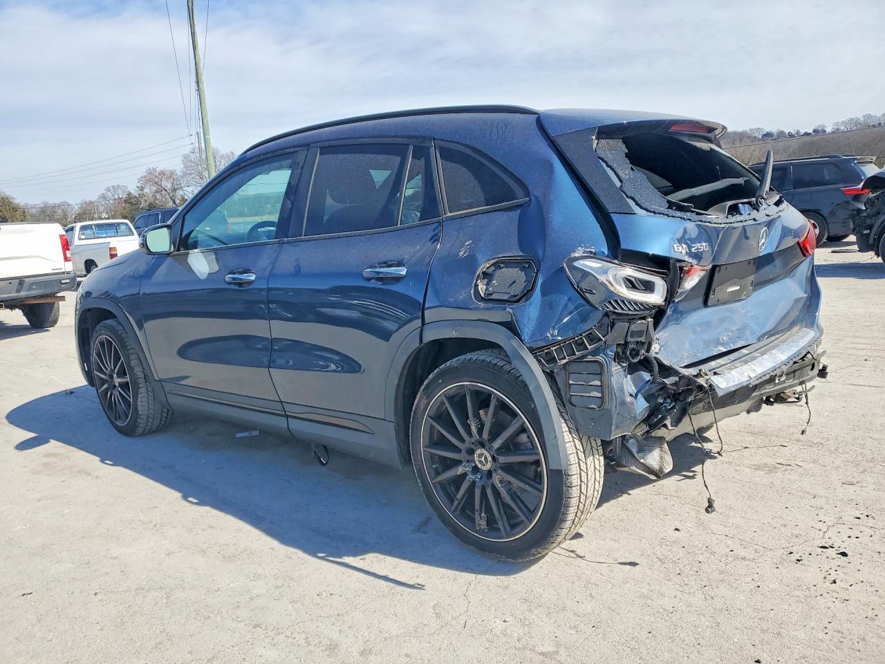 2022 Mercedes Benz Gla 250 - Image 2