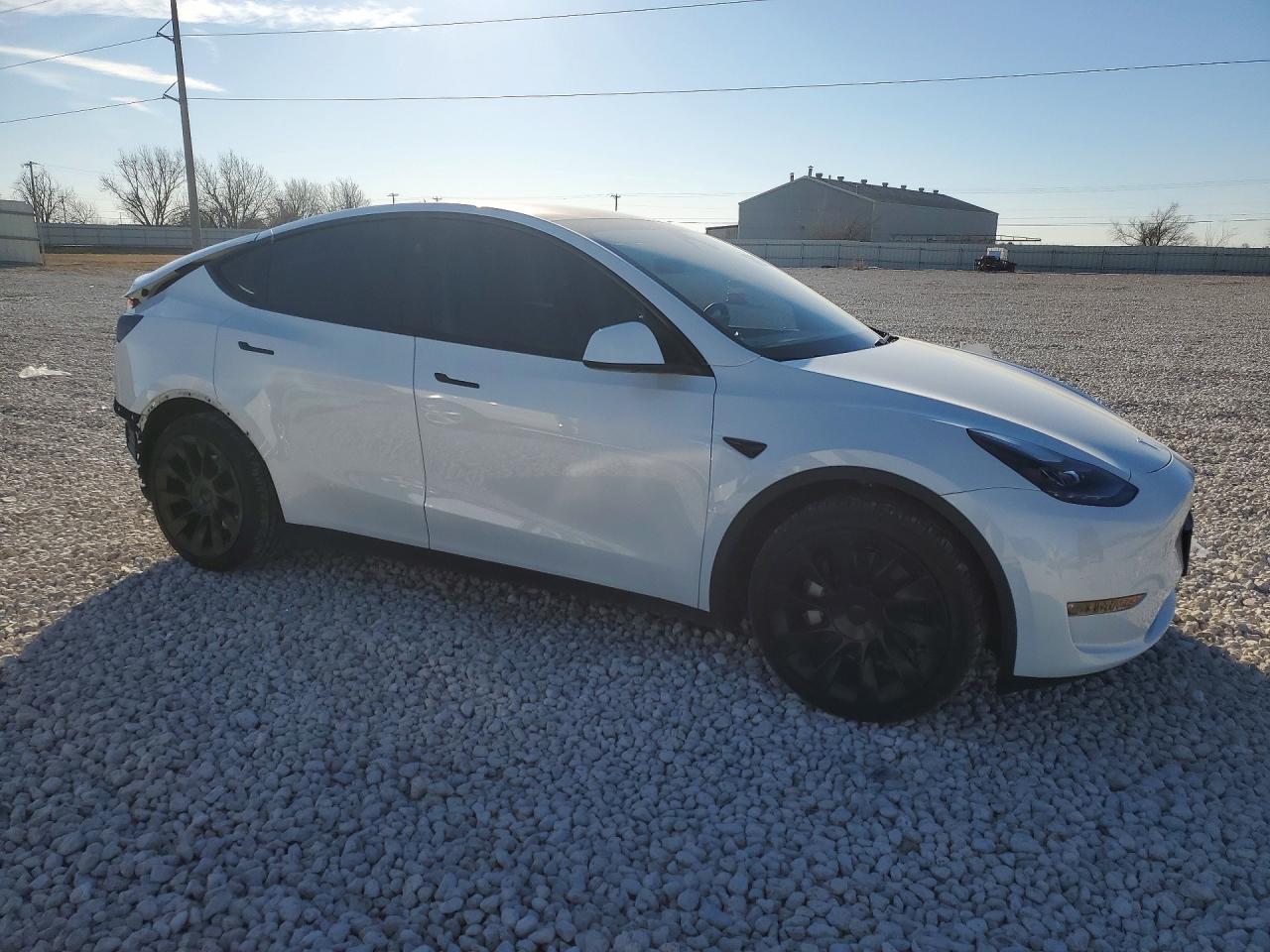 2023 Tesla Model Y - Image 4