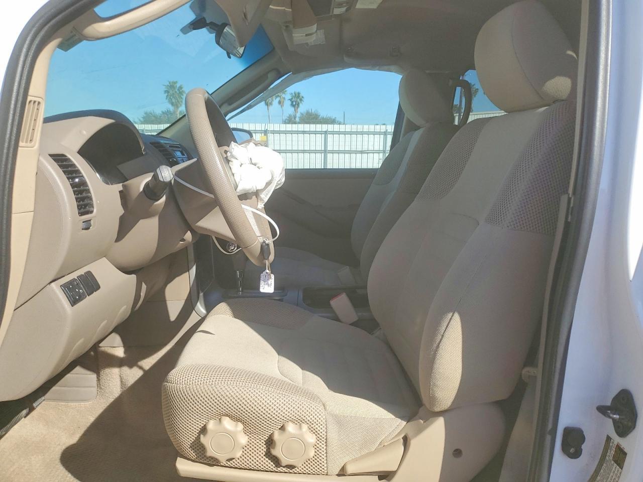 2012 Nissan Pathfinder S - Image 7