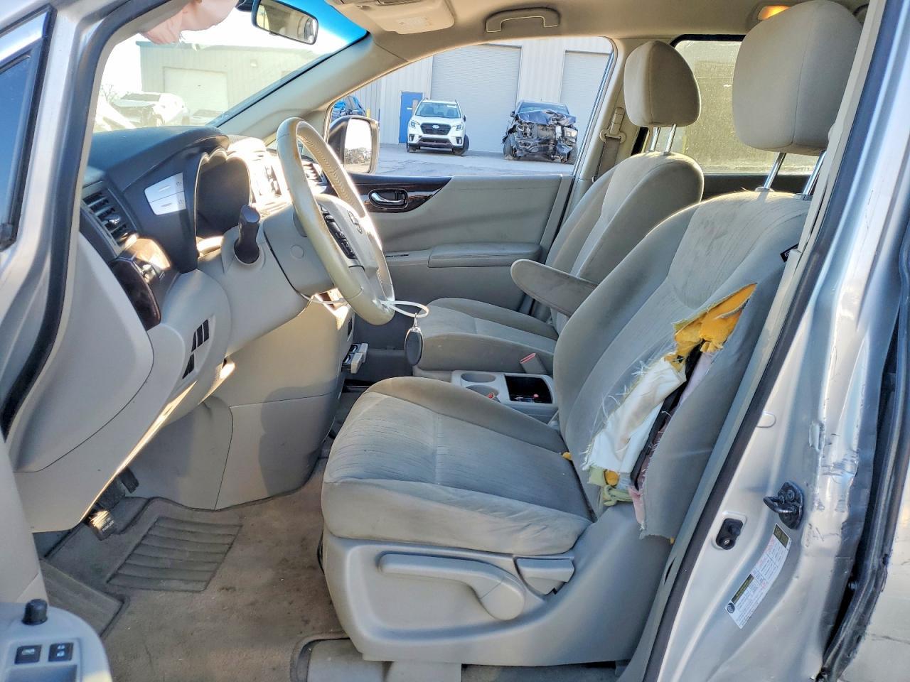 2011 Nissan Quest S - Фото 7