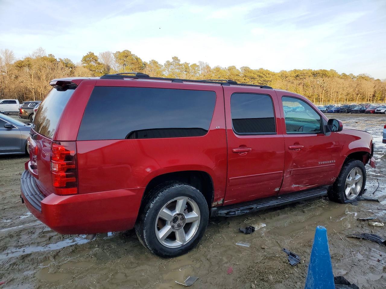 2013 Chevrolet Suburban K1500 Lt - Image 3