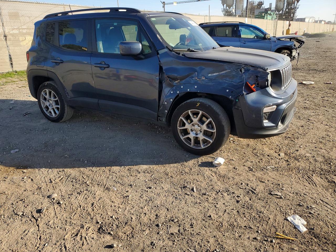 2019 Jeep Renegade Latitude - Image 4