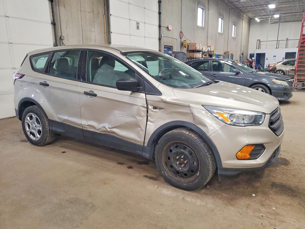 2017 Ford Escape S - Фото 4