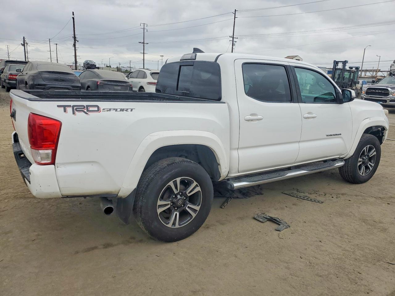 2019 Toyota Tacoma Double Cab - Фото 3