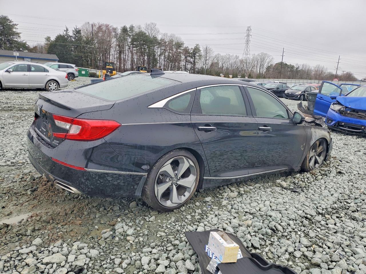 2019 Honda Accord Touring - Image 3