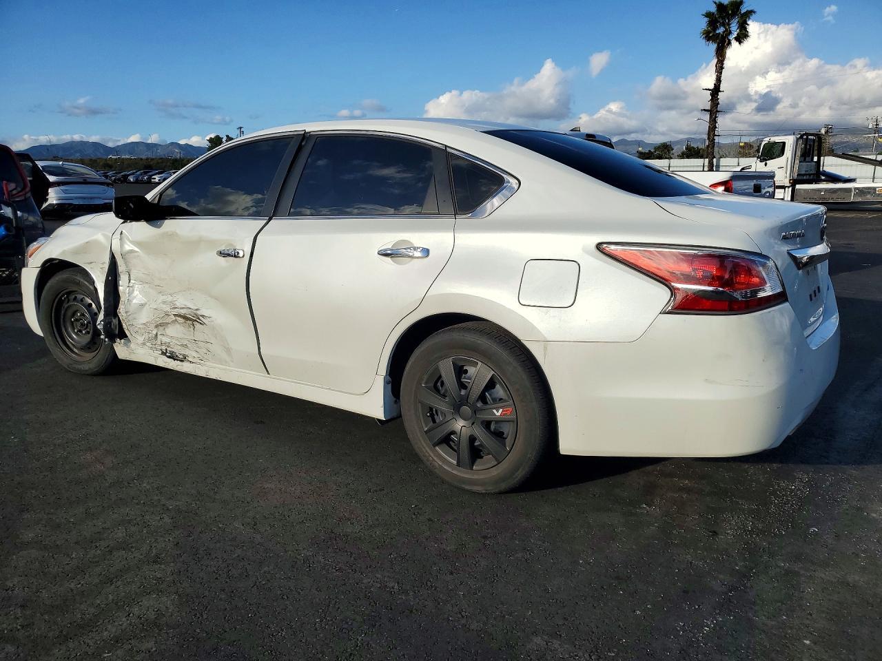 2014 Nissan Altima 2.5 - Image 2