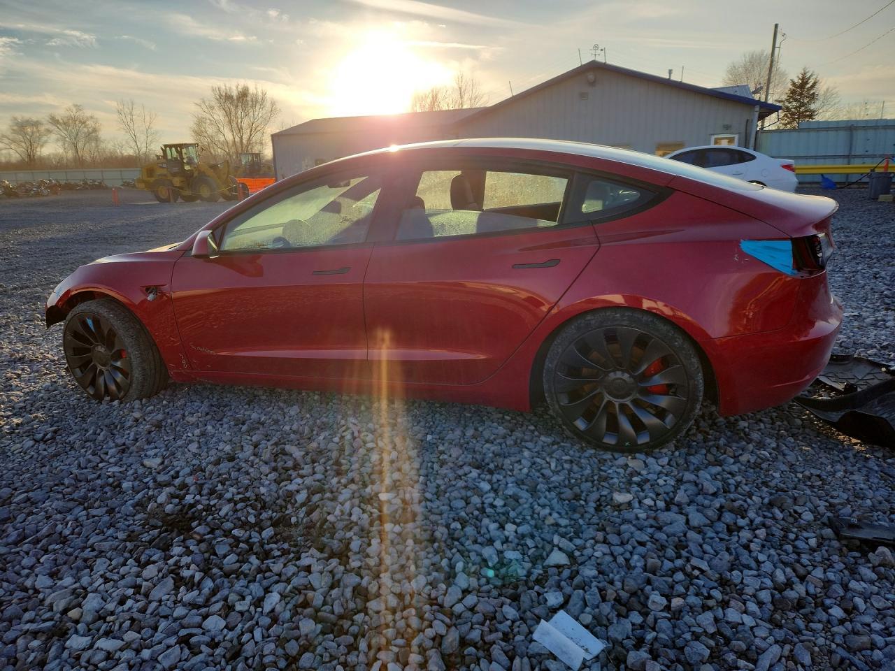 2023 Tesla Model 3 - Фото 2