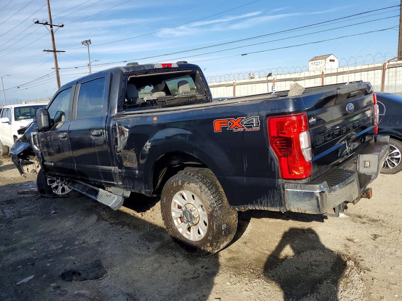 2021 Ford F250 Super Duty - Фото 2