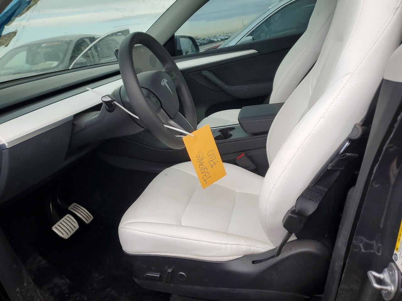 2023 Tesla Model Y - Image 7