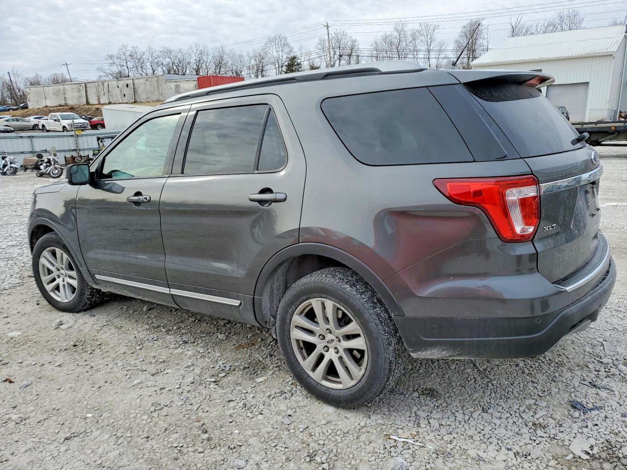 2018 Ford Explorer Xlt - Image 2
